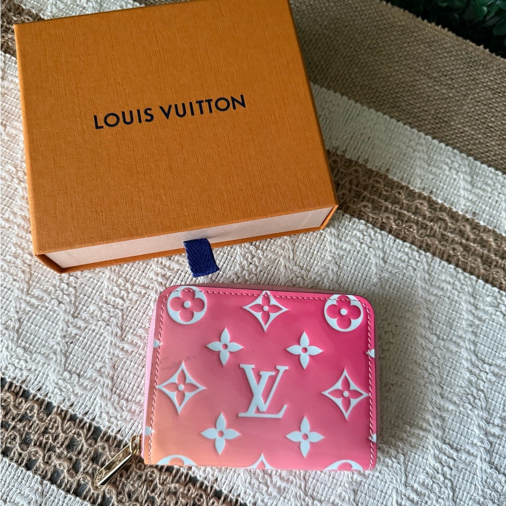 Louis Vuitton By The Pool Vernis Zippy Cardholder Wallet Authentic